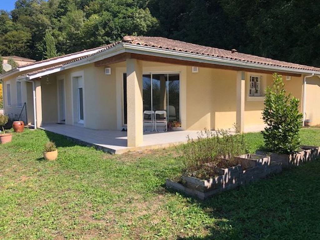 Maison de plain pied PERIGUEUX 980€ DINO OLGIATI IMMOBILIER Maison de plain pied PERIGUEUX 980€ DINO OLGIATI IMMOBILIER