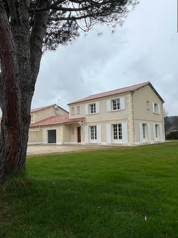 Maison ST LAURENT SUR MANOIRE 1400€ DINO OLGIATI IMMOBILIER