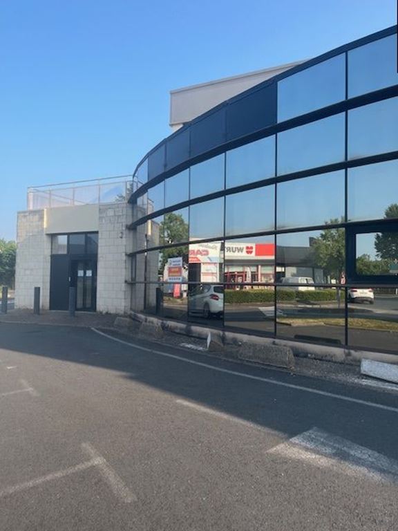 Appartement Local commercial BOULAZAC ISLE MANOIRE 2400€ DINO OLGIATI IMMOBILIER