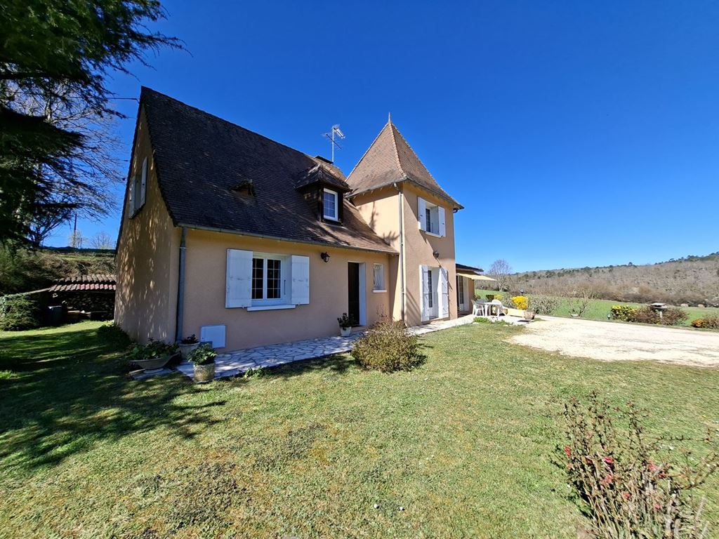 Maison indépendante LA DOUZE 371000€ DINO OLGIATI IMMOBILIER