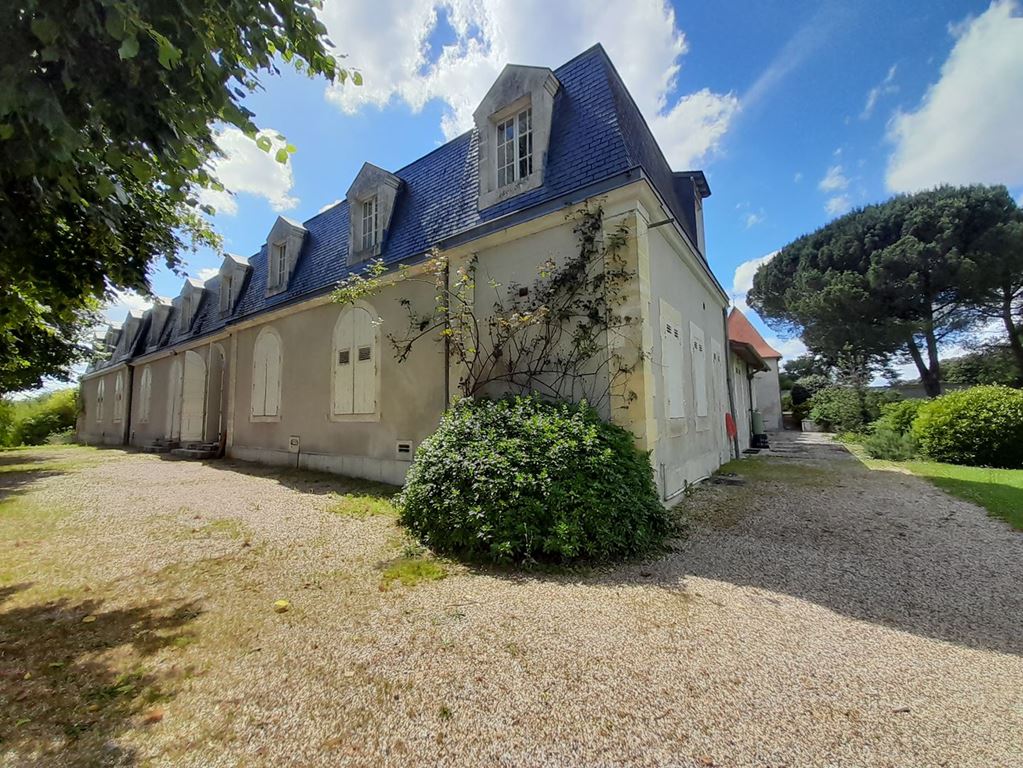Domaine PERIGUEUX 2600000€ DINO OLGIATI IMMOBILIER
