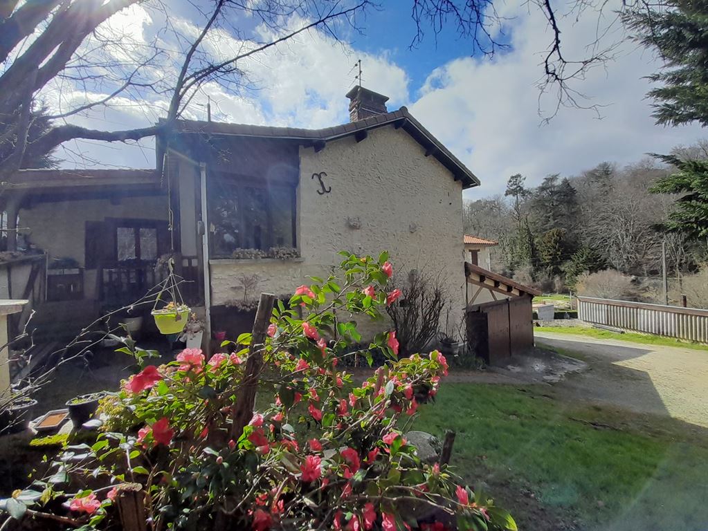 Ferme CHAMPCEVINEL 254400€ DINO OLGIATI IMMOBILIER Ferme CHAMPCEVINEL 254400€ DINO OLGIATI IMMOBILIER
